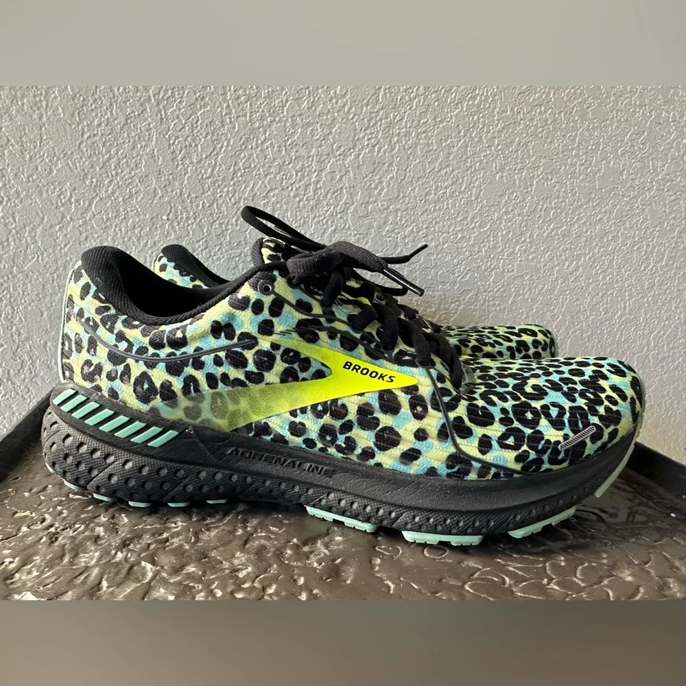 Brooks Women's Mint Green Black Leopard Print Running Shoes - Picture 1 of 11